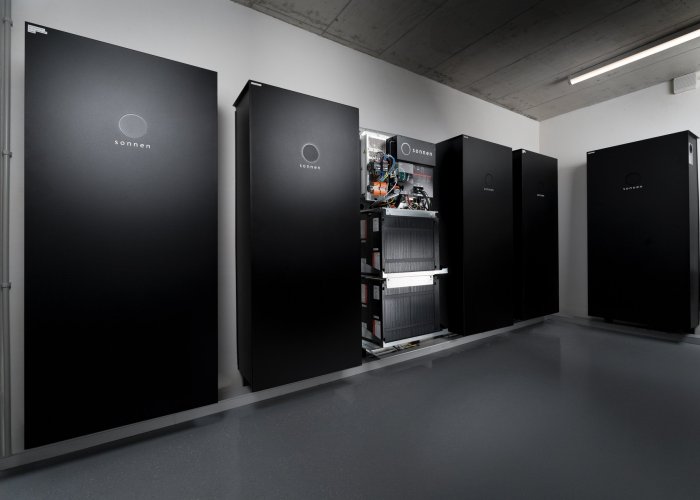 Von der Elektro W&auml;ger AG installierte Speicherbatterien f&uuml;r Photovoltaikanlagen