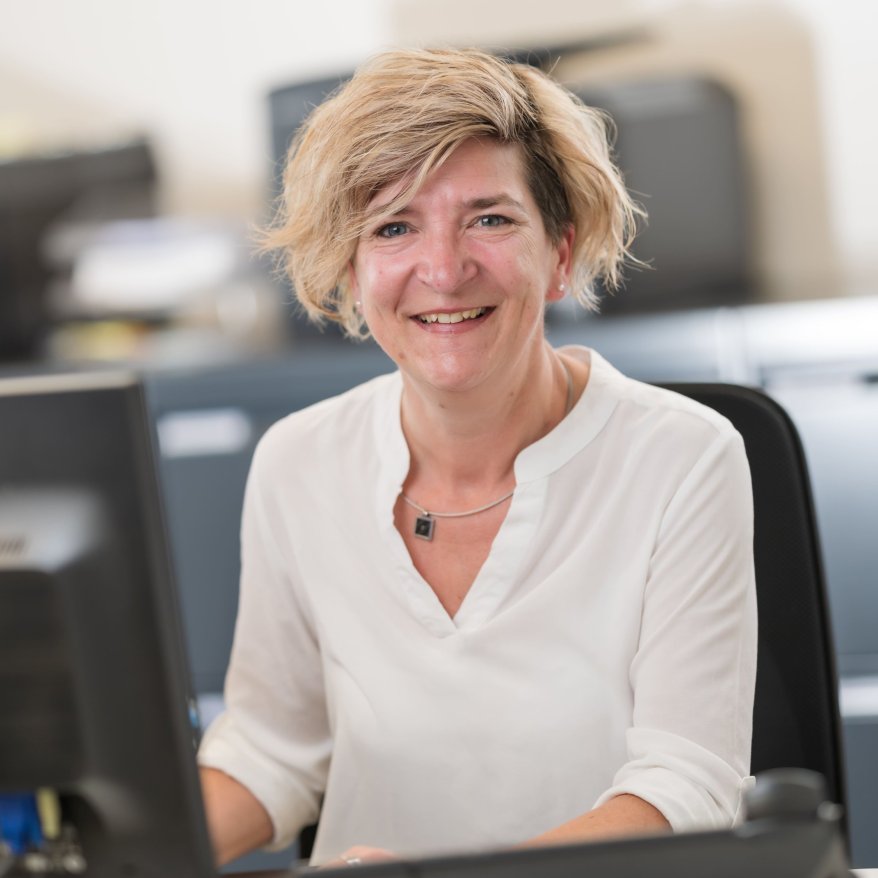 Porträt von Jasmine Bürge Administration