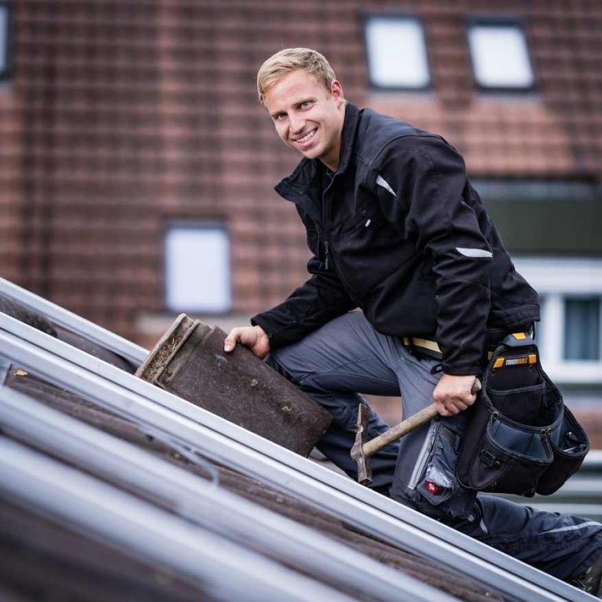 Porträt von Yannick Eigenmann Monteur Photovoltaik