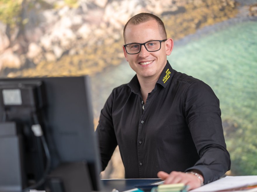 Porträt von Patrik Keller Leiter Erneuerbarer-Energie / Projektleiter Solarmontage FA