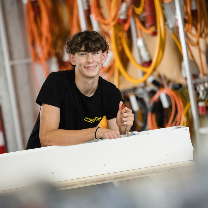 manser-luca-teambild-elektrowager-waldkirch.jpg